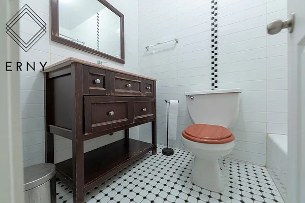 Rented by ERNY LLC | media 42