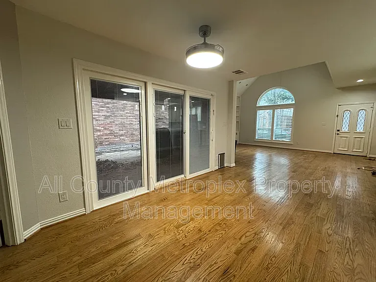 6015 Willow Wood Ln — Photo 5