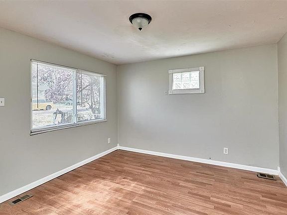 3rd image of 6760 Schofield Pl