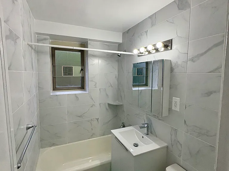 67-10 190th Ln #C — Photo 2