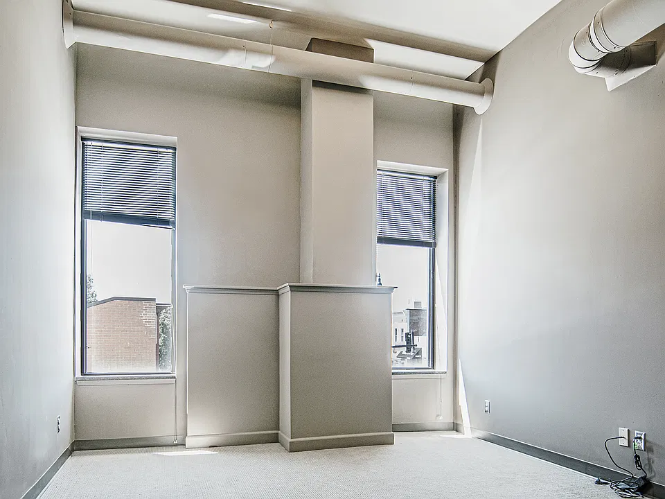 1012 E Broadway #207