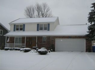 57 Hemlock Dr, West Seneca, NY 14224