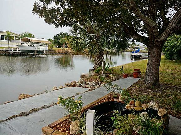 4th image of 741 Dania Ct