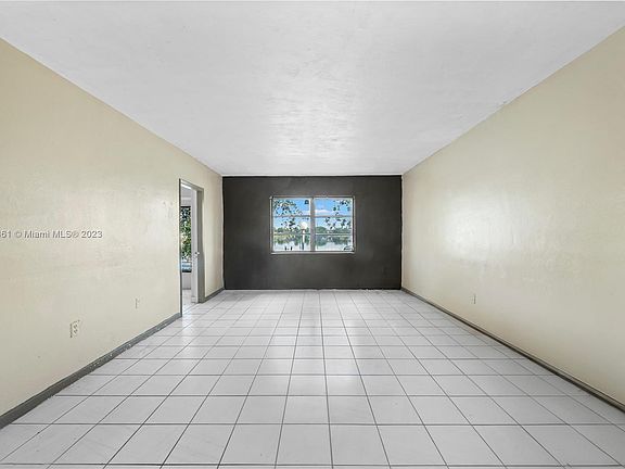 2nd image of 251 NE 187th St APT 807