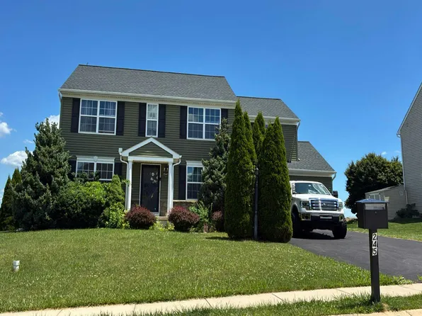 245 Surrey Ln, York, PA 17402