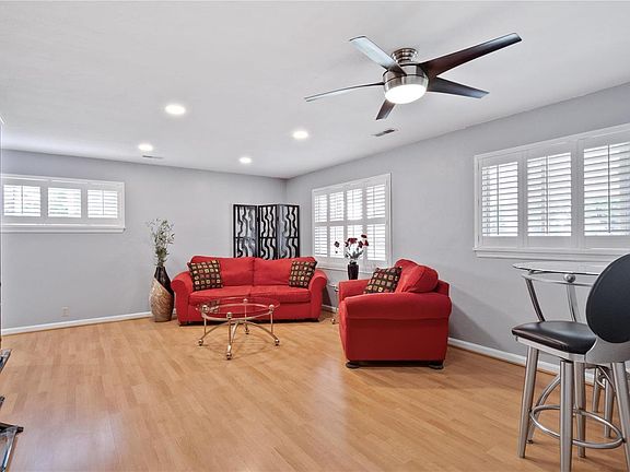 5th image of 8004 Waddell Ave