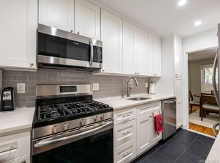 25 Park Place #2C, Great Neck, NY 11021