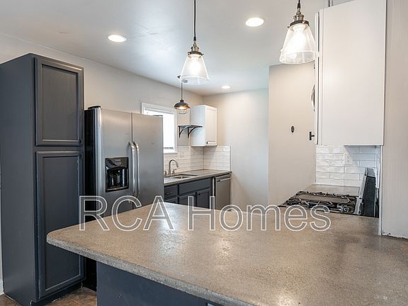 5th image of 1042 Saint Paul St