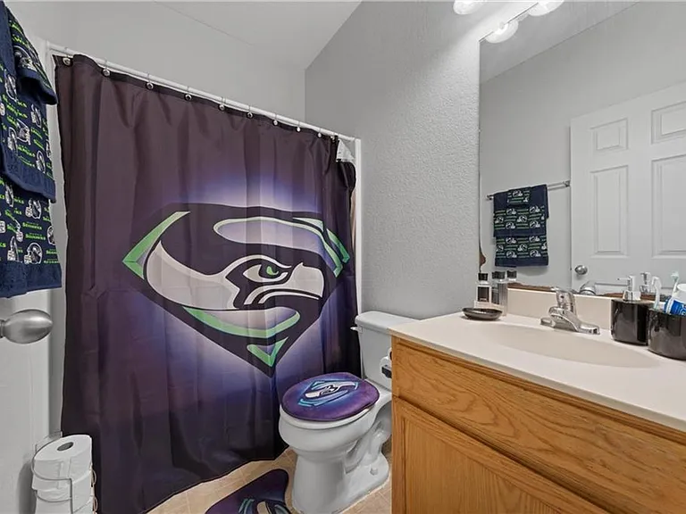 860 N Lacy Dr — Photo 10