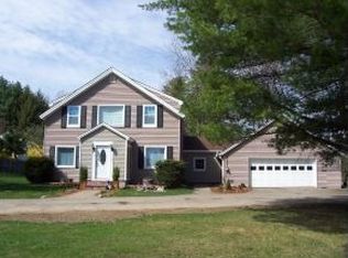 793 Elm St, Laconia, NH 03246