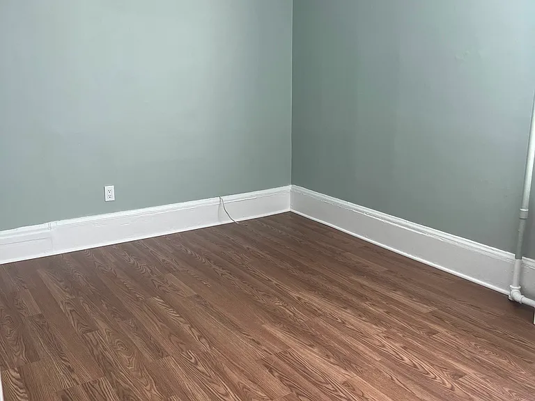 39 Manning Ave #2 — Photo 6