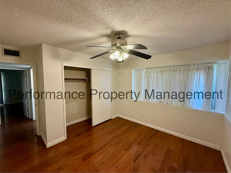 2508 Prestwick Ct — Photo 11