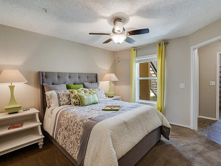 3 Bedroom - 3 Bed / 2 Bath - 1,081 Sq.Ft.