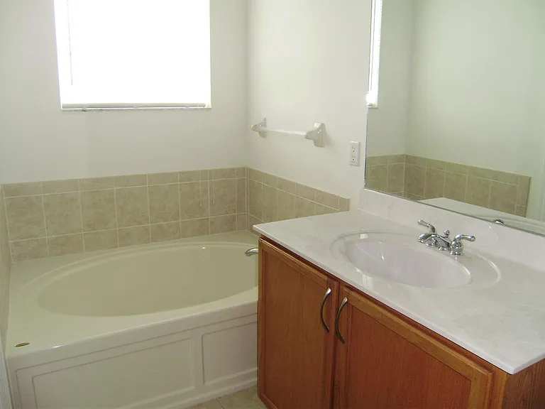 335 E Thatch Palm Cir #105 — Photo 8