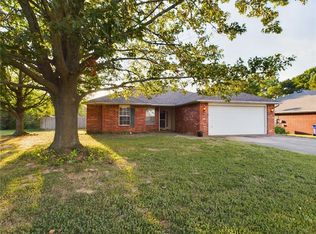 522 Highland St, Lowell, AR 72745