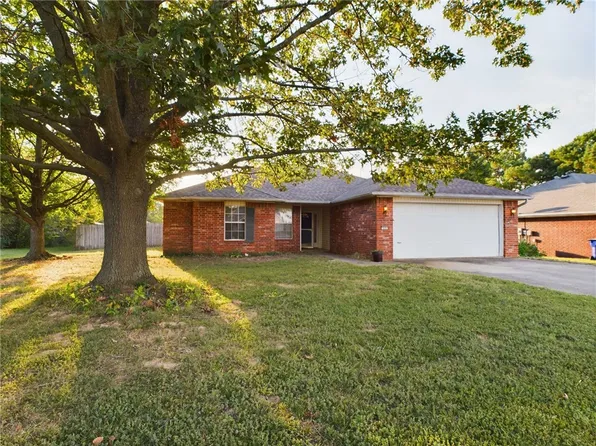 522 Highland St, Lowell, AR 72745