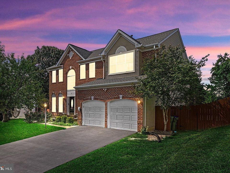 1st image of 7 Tudor Ct