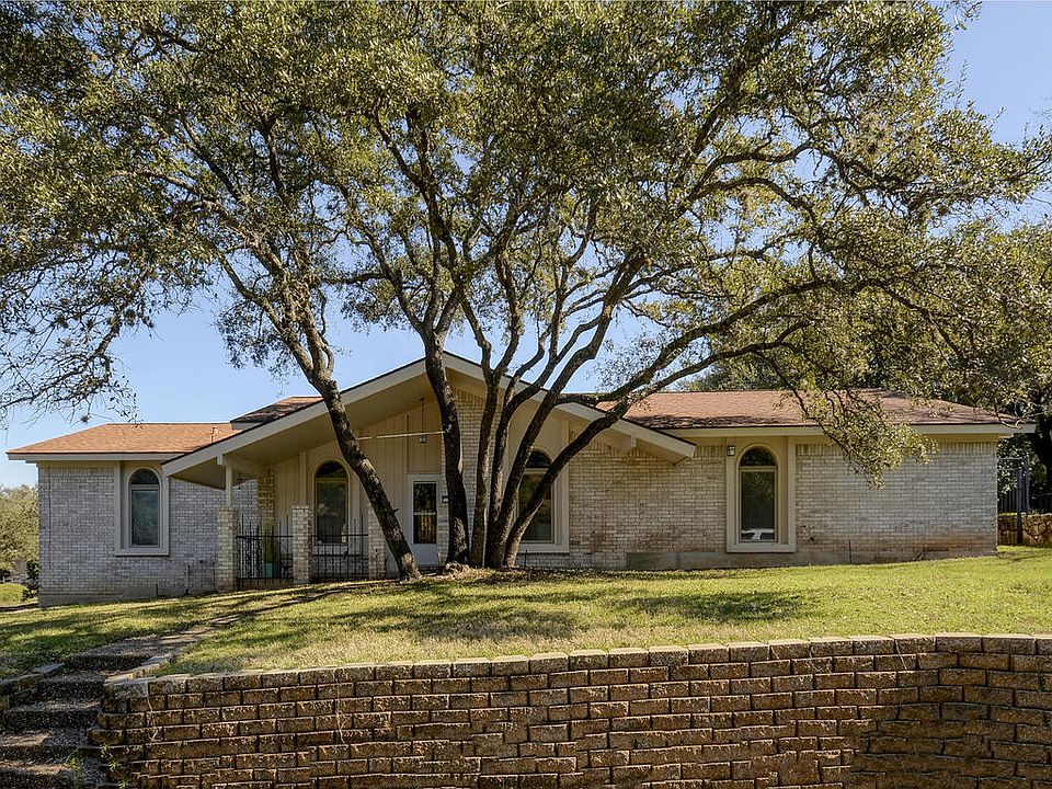 Majestic Oaks/Private Street