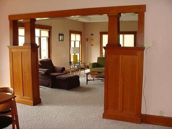 5th image of 113 N Benton St