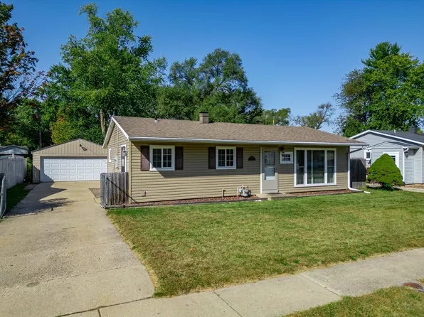 7902 Scott Ln, Machesney Park, IL 61115
