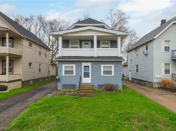 4004 E 52nd St, Newburgh Heights, OH 44105