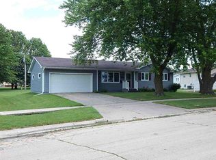 110 11th Ave, De Witt, IA 52742