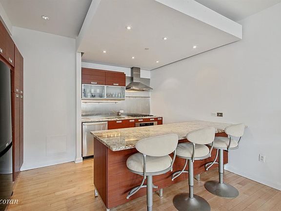 4th image of 50 Orchard St APT 6A