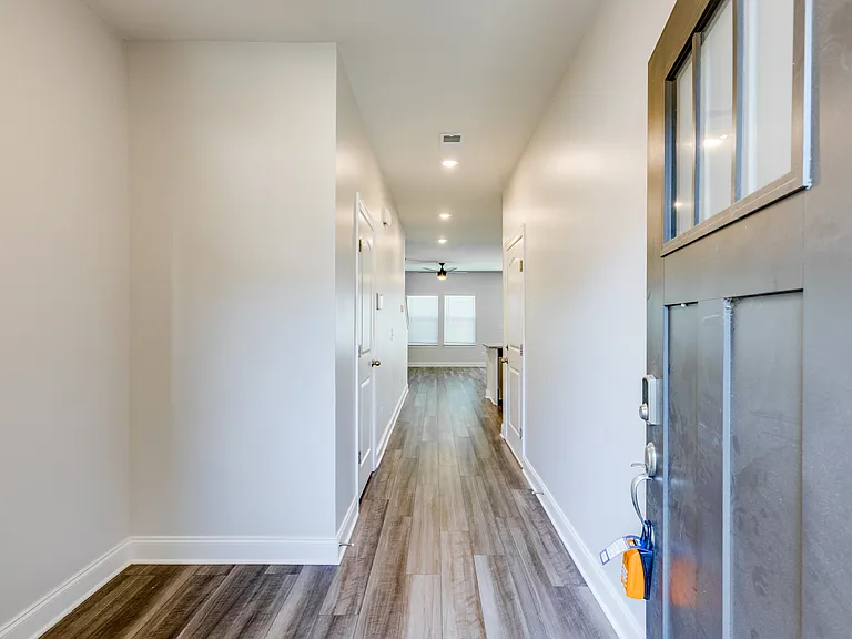 725 Prairie View Dr #1 — Photo 4