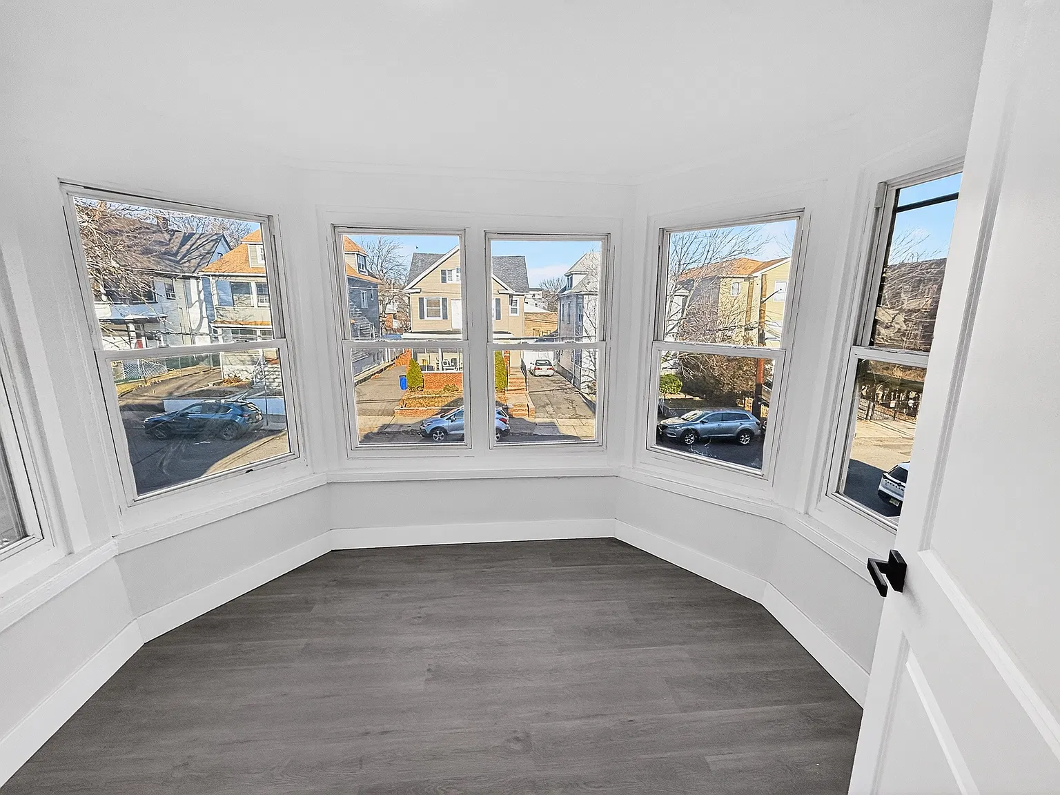 3 bed, 1.5 bath, 950 sqft, $2,295 — Photo 4