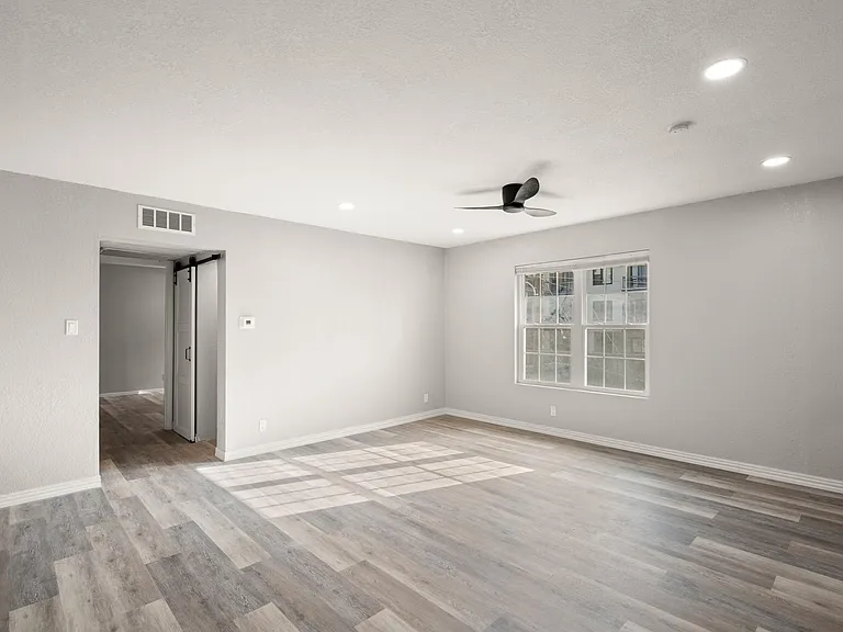910 Duncan Ln #56 — Photo 1