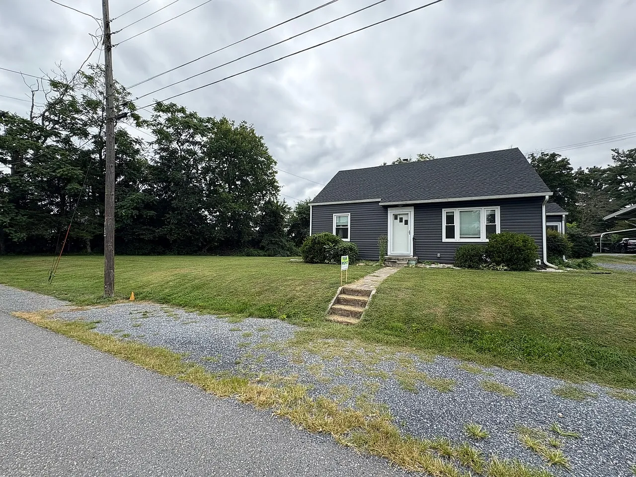 3 bed, 1407 sqft, $1,850 — Photo 2
