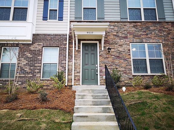 2nd image of 9537 Ainslie Downs St