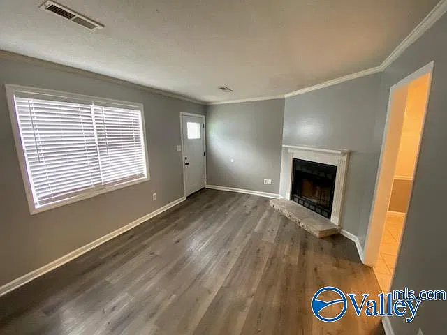 1329 Stevens Ave NE — Photo 4