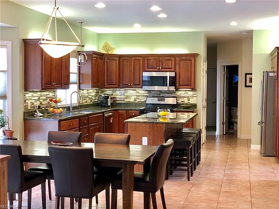 5th image of 386 E Saint Andrews Dr