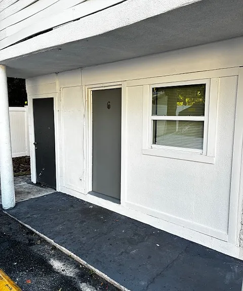 2146 Inwood Ter — Photo 1