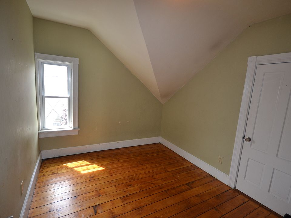 1st image of 156 Wood St #3