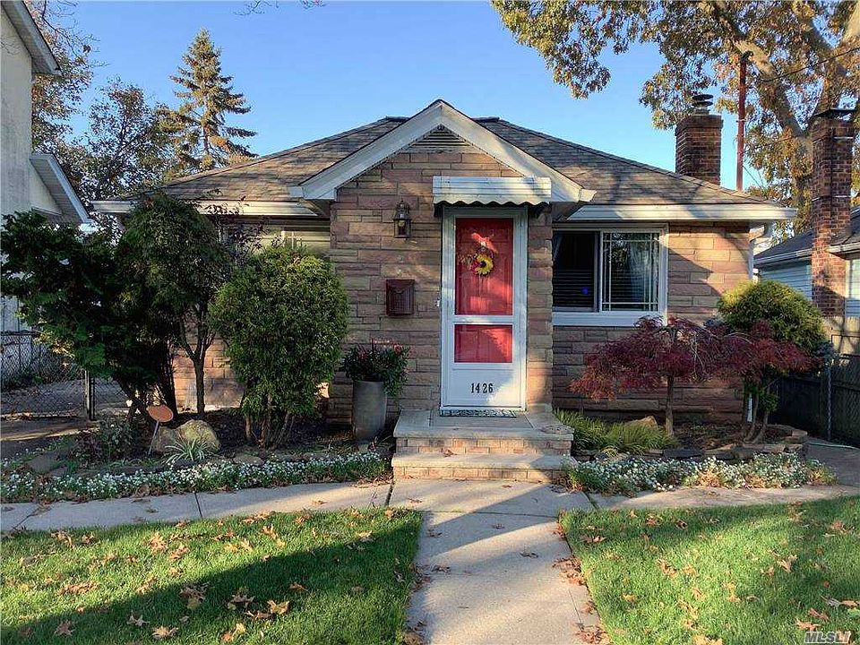 1st image of 1426 James St