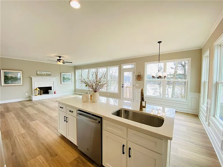 6960 Diana Cir — Photo 23