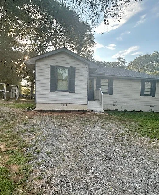 4 bed, 1600 sqft, $2,500 — Photo 2
