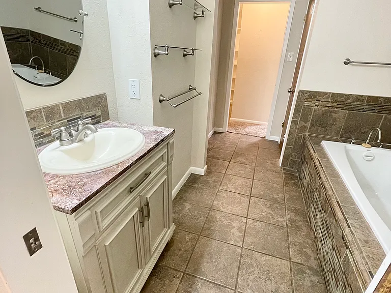 3708 Jeanette Dr — Photo 7