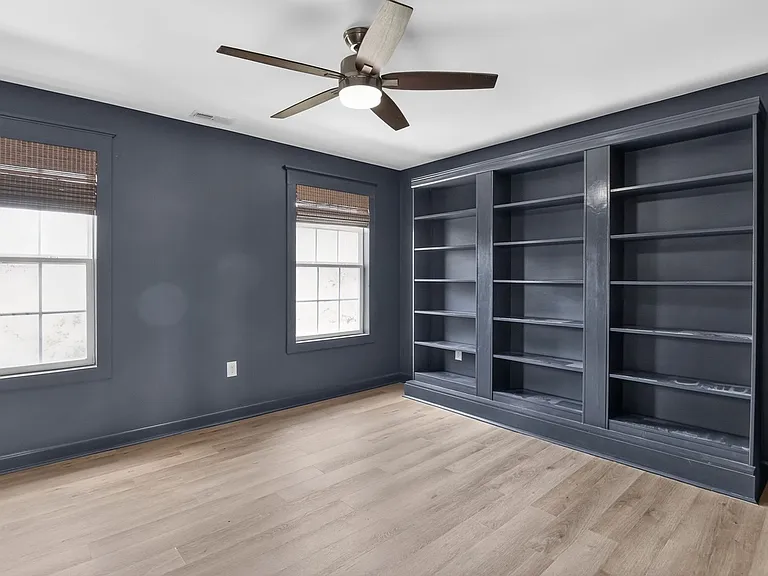 9609 Bay St #19 — Photo 24