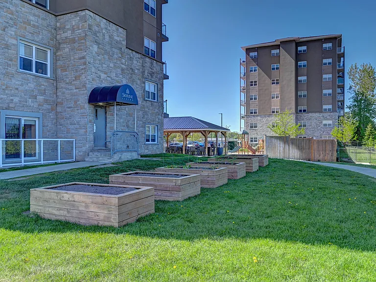 555 Park Rd N — Photo 34