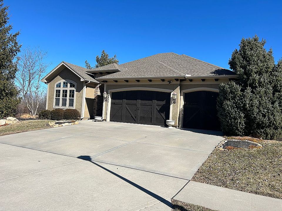 1st image of 15511 Valley View Dr