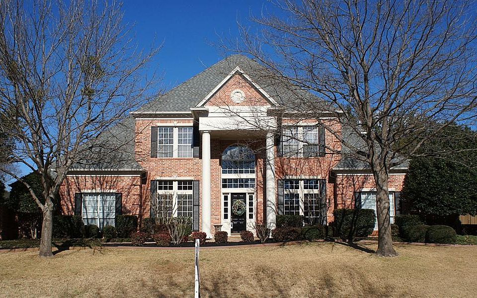 1st image of 210 Creekway Bnd