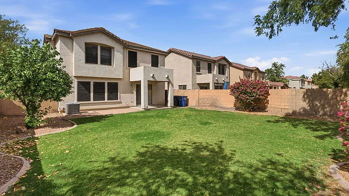3 bed, 2.5 bath, 1577 sqft, $2,195 — Photo 4