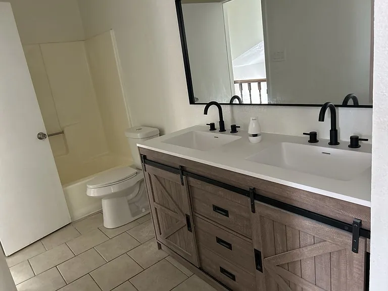 1218 Westway Cir — Photo 10
