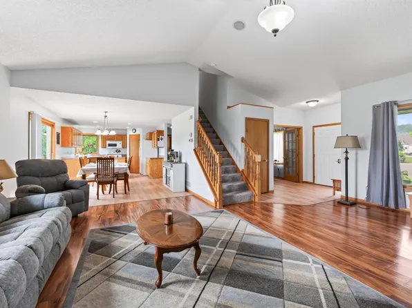 19408 Albany Ct NW, Elk River, MN 55330