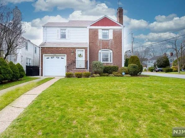 1046 Warren Pkway, Teaneck, NJ 07666