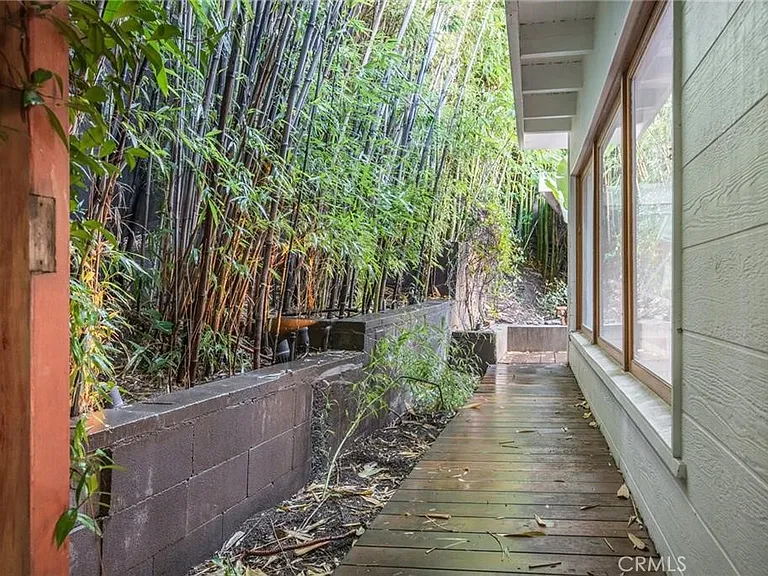 2828 Pacific View Trl — Photo 28