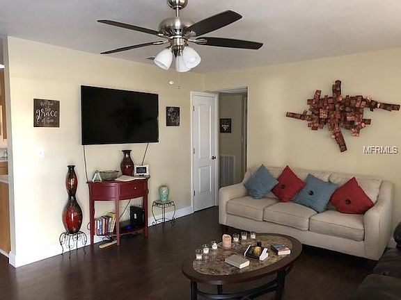 4th image of 1421 Meadowbrook Ave
